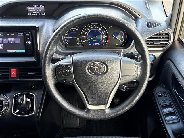 Toyota NOAH 2017 7467154-1