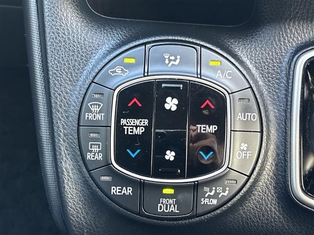 Toyota NOAH 2017 7467154-18