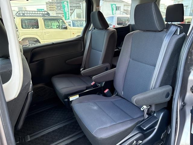 Toyota NOAH 2017 7467154-6