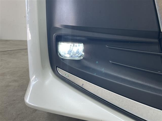 Toyota NOAH 2023 7467170-14