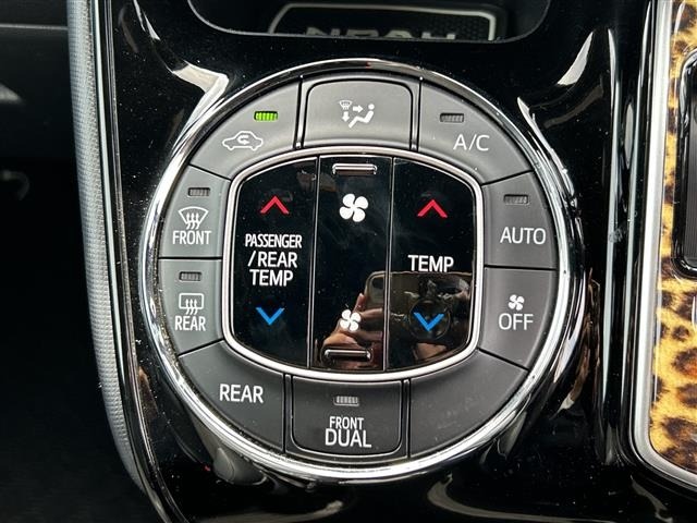 Toyota NOAH 2020 7467171-1