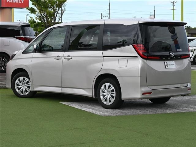 Toyota NOAH 2023 7467202-14