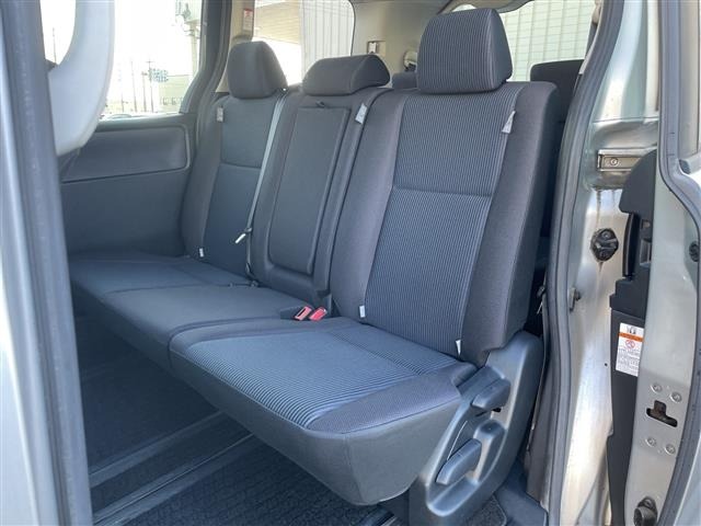 Toyota NOAH 2015 7467214-20