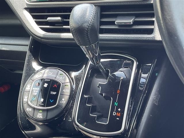 Toyota NOAH 2017 7467238-6