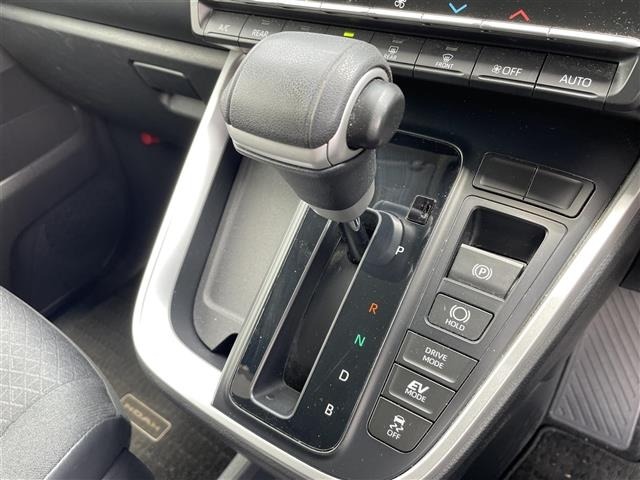 Toyota NOAH 2022 7467291-24
