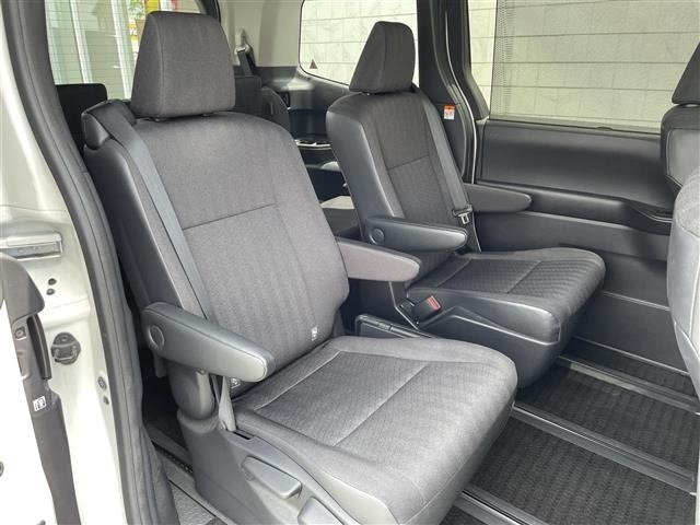 Toyota NOAH 2022 7467291-3
