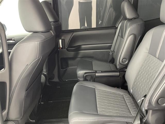 Toyota NOAH 2022 7467359-7