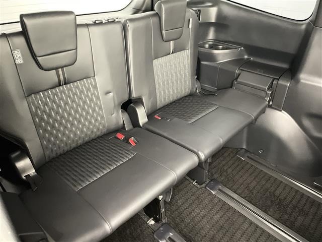 Toyota NOAH 2022 7467359-9