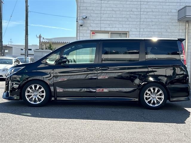 Toyota NOAH 2017 7467360-1