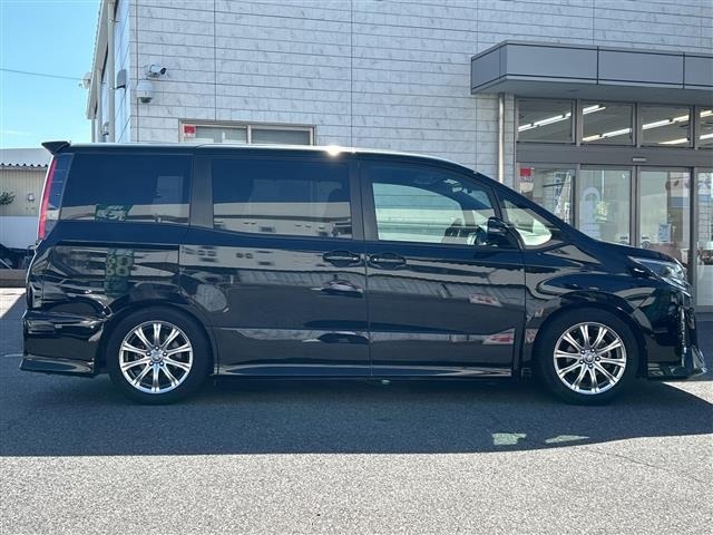 Toyota NOAH 2017 7467360-3