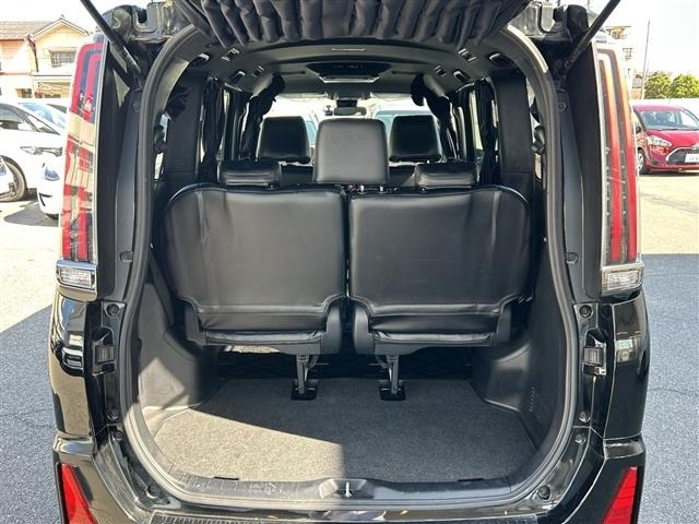 Toyota NOAH 2017 7467360-7