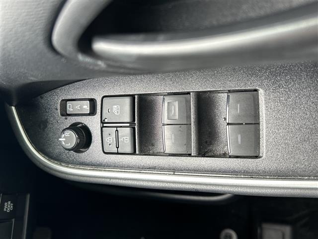 Toyota NOAH 2023 7467379-4