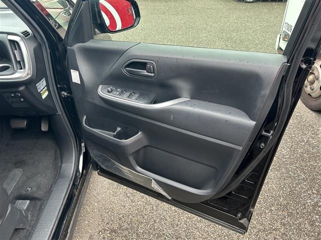 Toyota NOAH 2023 7467379-5
