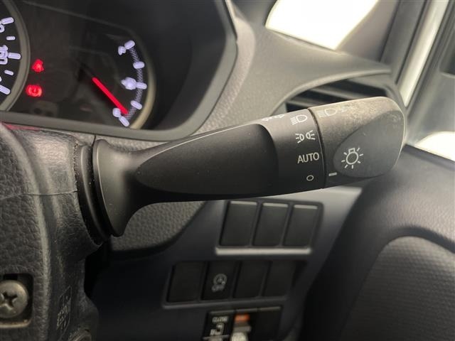 Toyota NOAH 2014 7467387-10