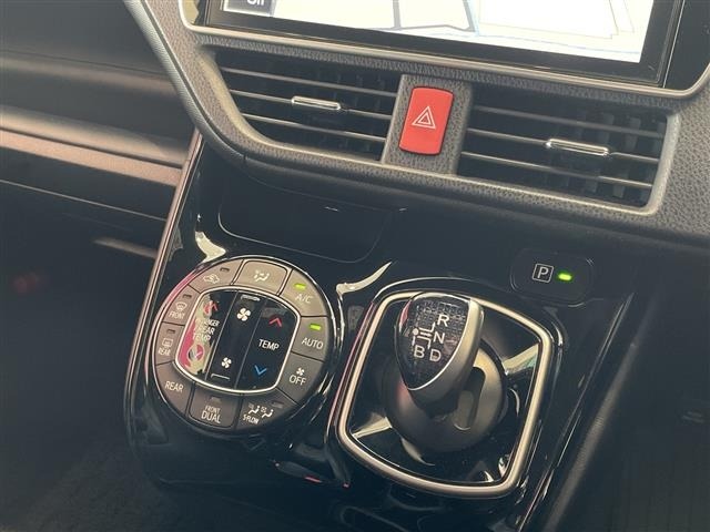 Toyota NOAH 2017 7467436-3