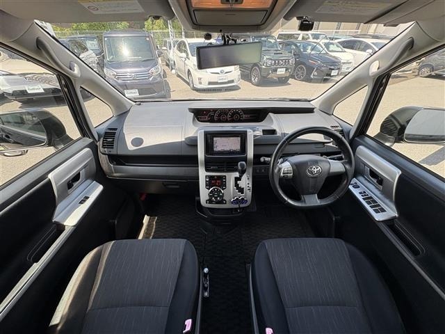 Toyota NOAH 2010 7467499-24