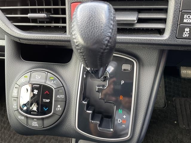 Toyota NOAH 2016 7467541-2