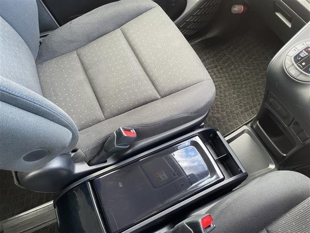 Toyota NOAH 2016 7467541-4