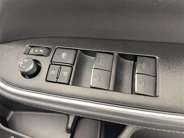Toyota NOAH 2023 7467602-11