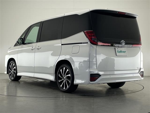 Toyota NOAH 2023 7467602-13