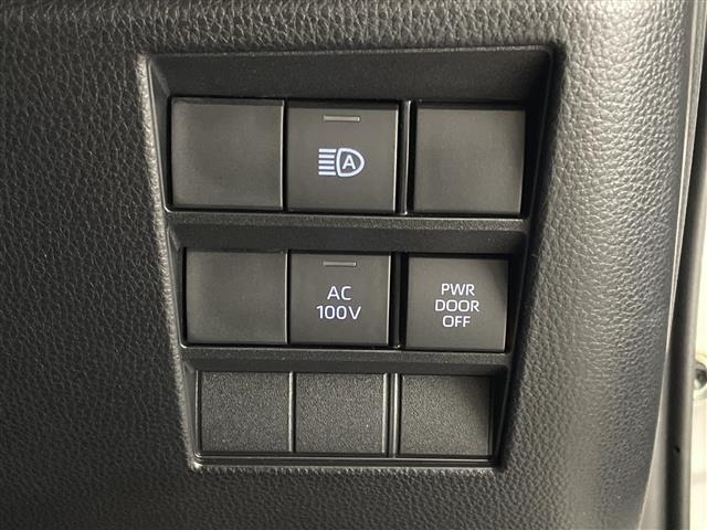 Toyota NOAH 2023 7467602-19