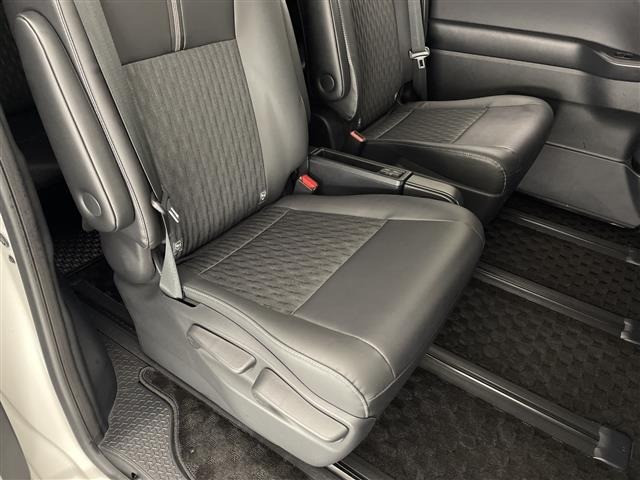 Toyota NOAH 2023 7467602-4