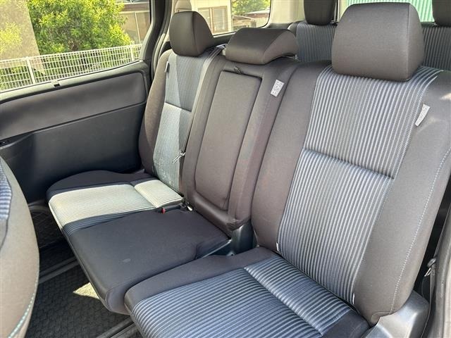 Toyota NOAH 2015 7467679-6