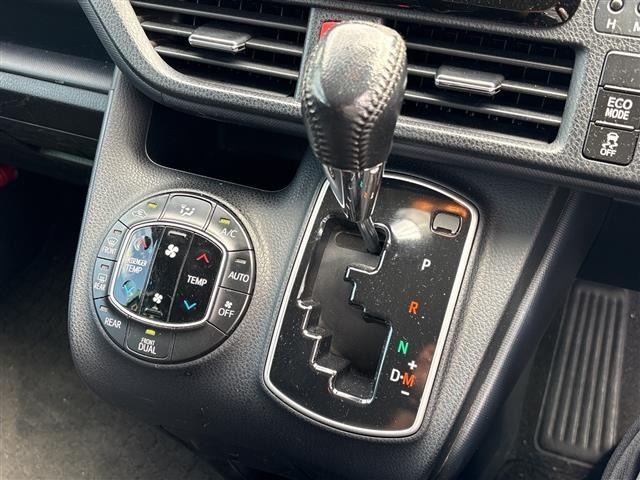 Toyota NOAH 2015 7467679-7