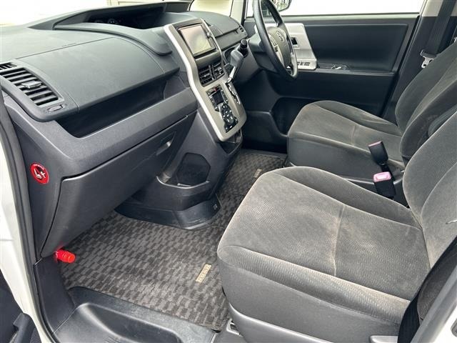 Toyota NOAH 2013 7467686-20