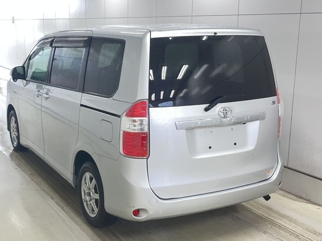 Toyota NOAH 2009 7467771-1