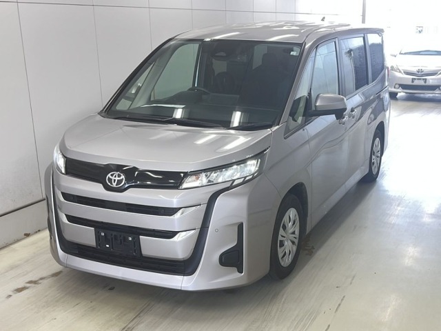 Toyota NOAH 2023 7467775-0