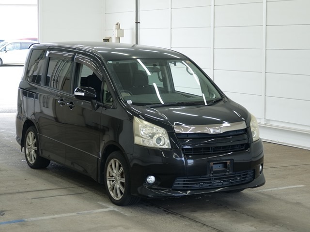 Toyota NOAH 2008 7467848-0