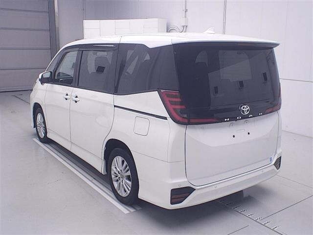 Toyota NOAH 2022 7467882-1