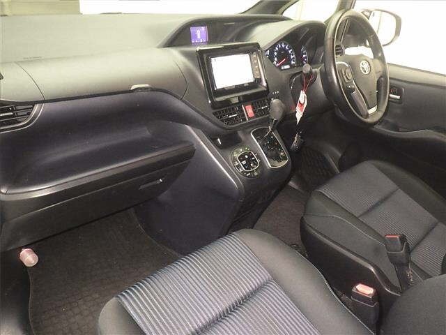 Toyota NOAH 2015 7467896-4