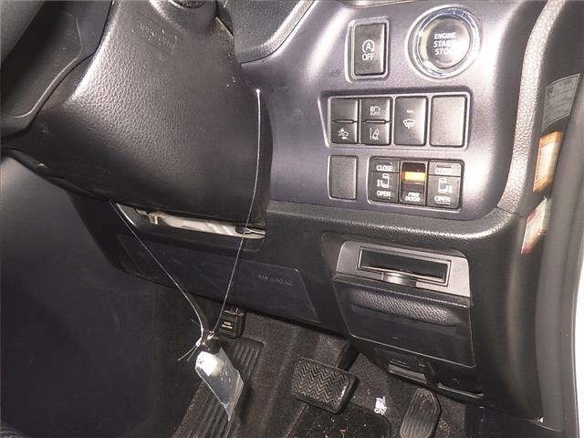 Toyota NOAH 2017 7467897-8