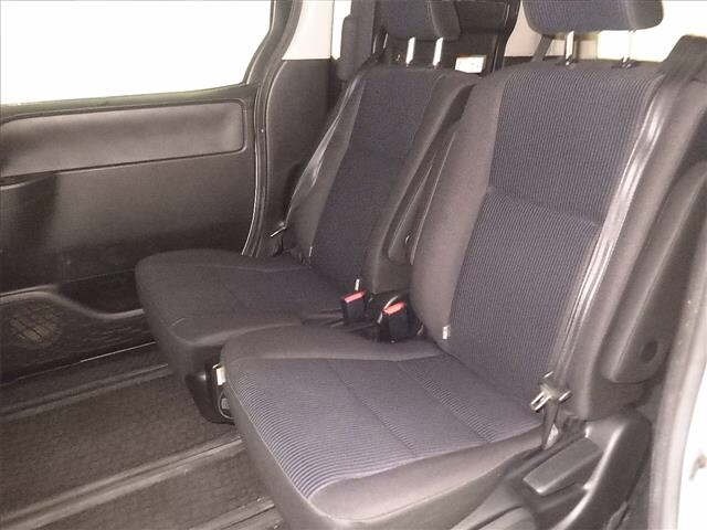 Toyota NOAH 2015 7467940-7
