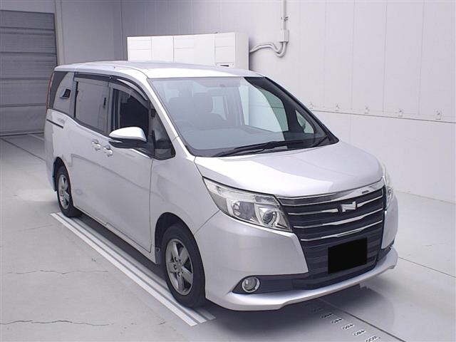 Toyota NOAH 2014 7467941-0