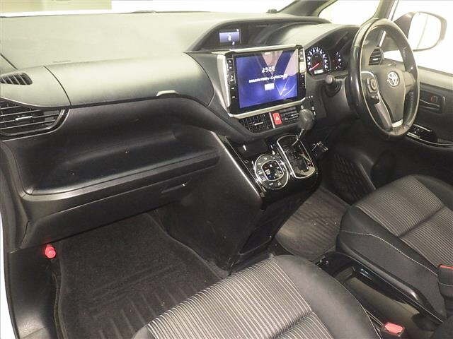 Toyota NOAH 2017 7467951-4
