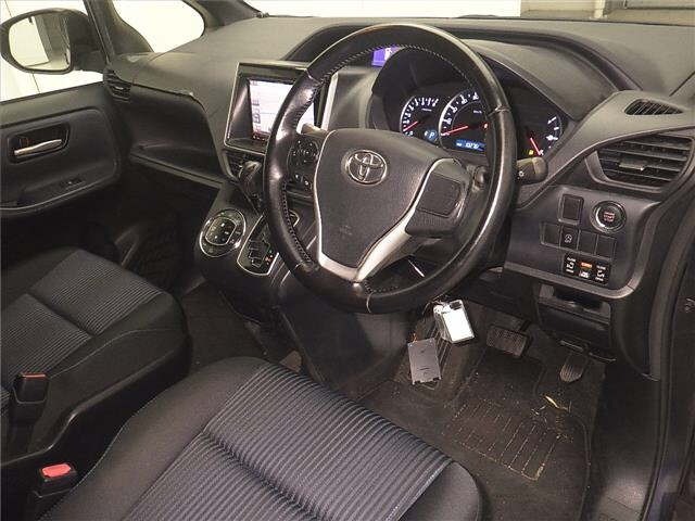 Toyota NOAH 2015 7467952-3