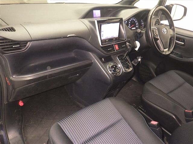Toyota NOAH 2015 7467952-4