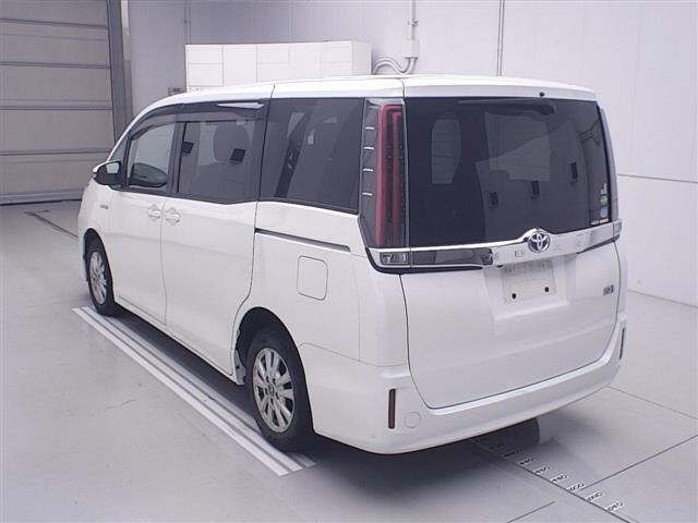 Toyota NOAH 2017 7468022-1