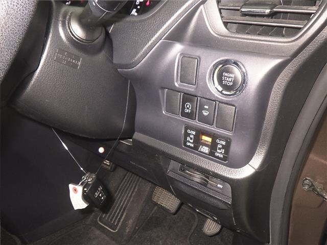 Toyota NOAH 2015 7468023-9