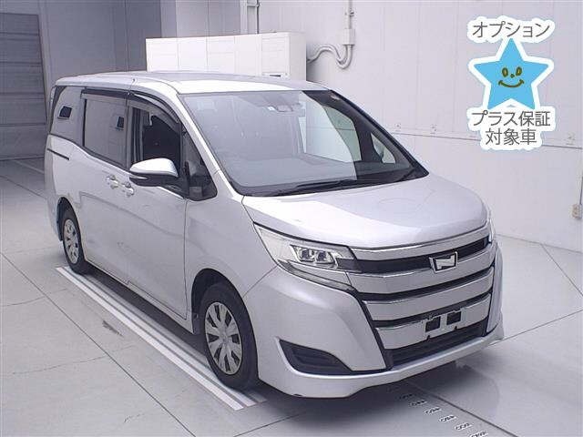 Toyota NOAH 2021 7468024-0