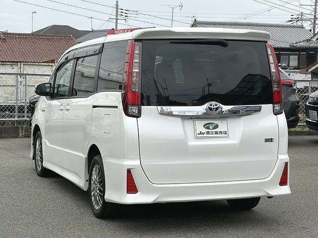Toyota NOAH 2016 7468059-1