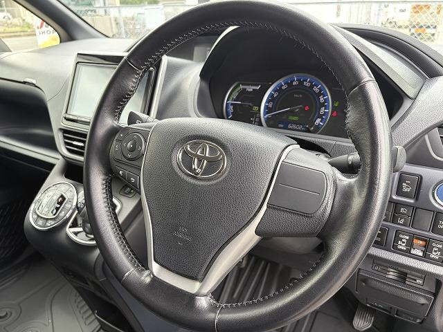 Toyota NOAH 2016 7468059-11