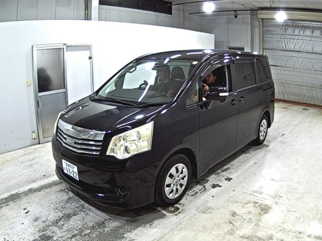 Toyota NOAH 2010 7468079-4