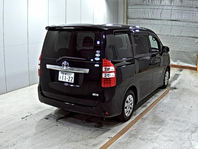 Toyota NOAH 2010 7468079-5