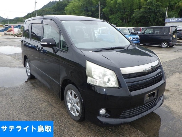 Toyota NOAH 2009 7468080-0