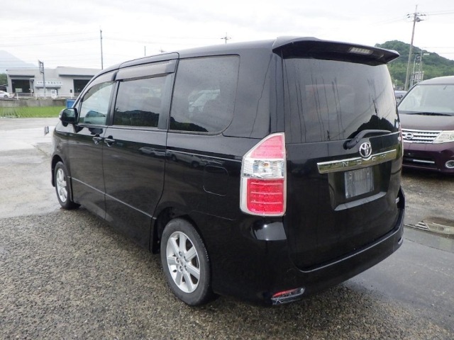 Toyota NOAH 2009 7468080-1