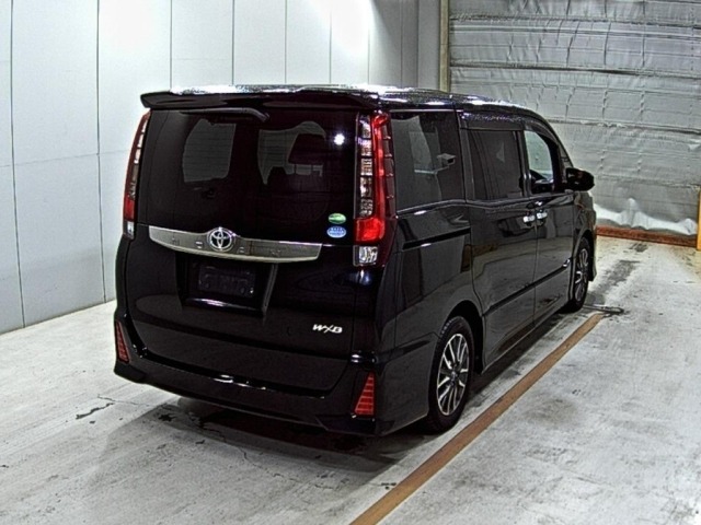 Toyota NOAH 2017 7468094-5